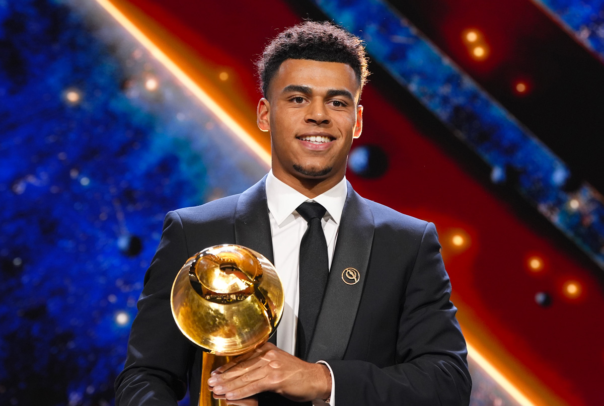 أفضل لاعب صاعد