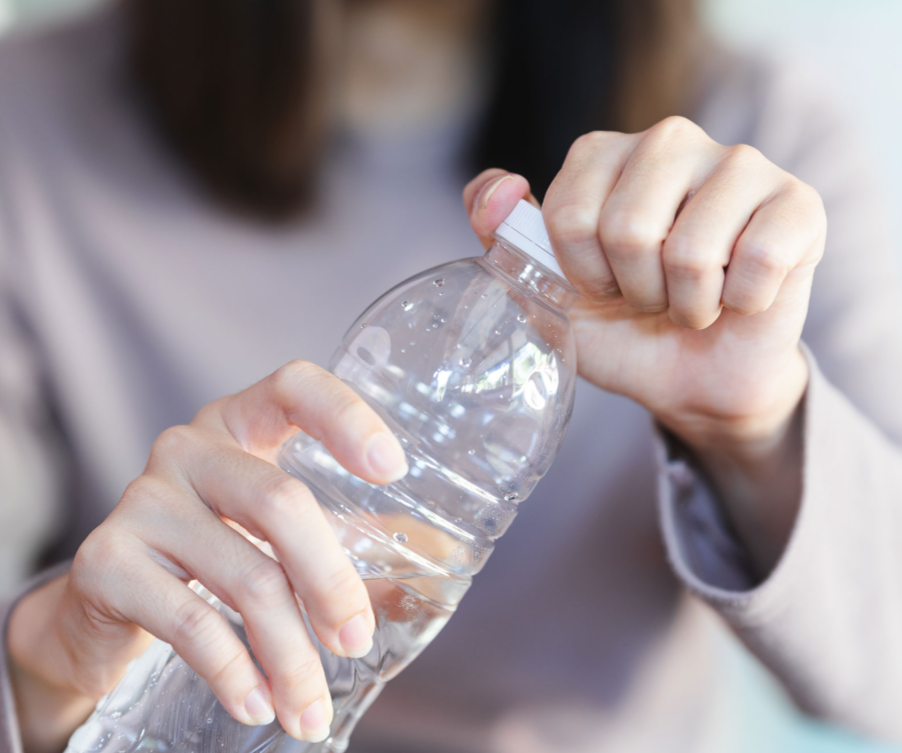 الزجاجات البلاستيكية