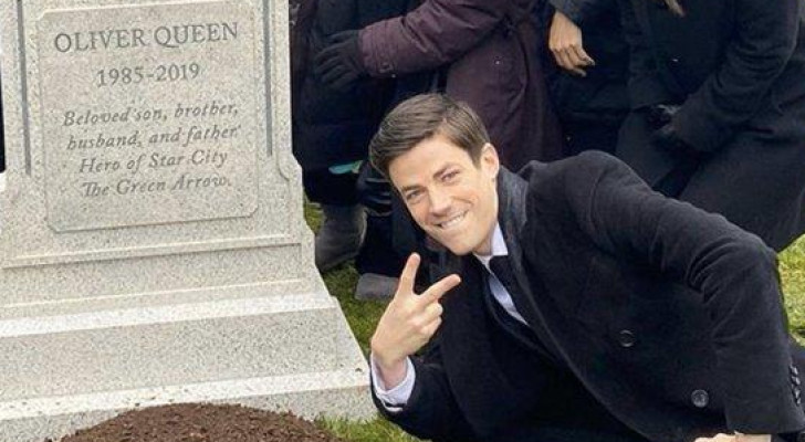 هل تضحك في العزاء؟ إليك التفسير العلمي وراء هذه الظاهرة العجيبة!