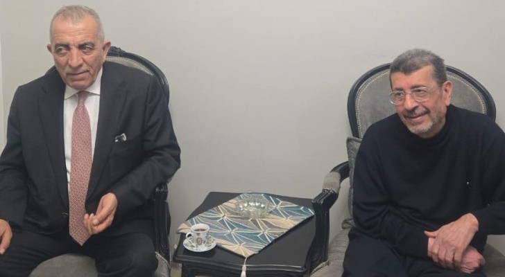 وزير الثقافة ونقيب الفنانيين يزوران ربيع شهاب ليطمئنا على صحته