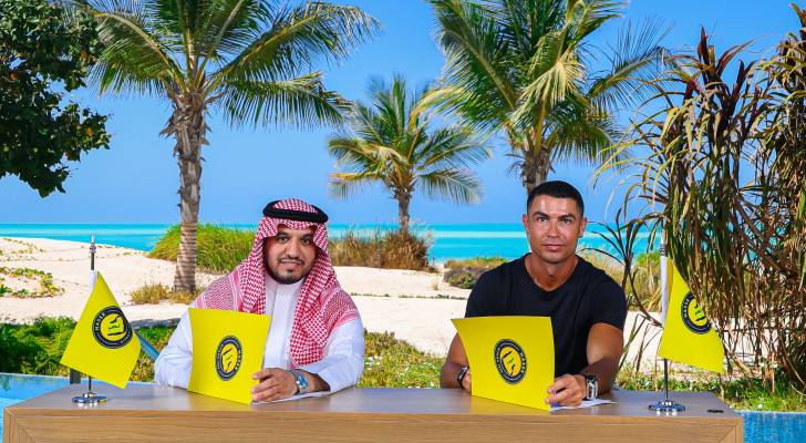 القصة مستمرة: النصر السعودي يعلن تجديد عقد كريستيانو رونالدو حتى 2027!