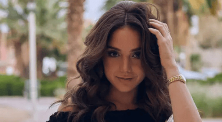 تتماثل للشفاء.. أول ظهور للفنانة رنا رئيس بعد أزمتها الصحية