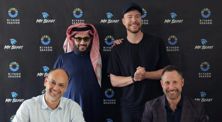 جنون "مستر بيست" في الرياض! اليوتيوبر الأشهر عالمياً يتجول بطائرته الخاصة على طريق الملك فهد استعداداً لـ "بيست لاند" في موسم الرياض