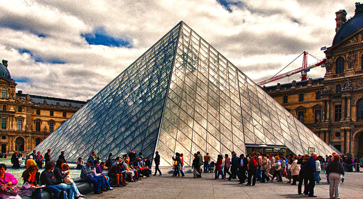 اعتقال شخصين من المشتبه بهم في سرقة متحف اللوفر.. تعرف إلى التفاصيل!