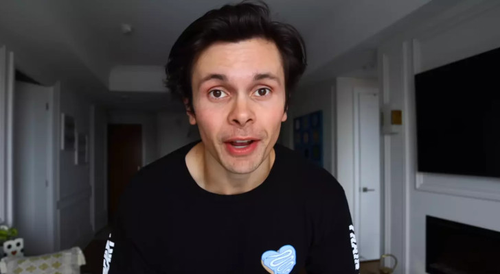 يوتيوبر يتحدى جسده بتناول "أسوأ 100 وجبة في العالم" خلال 50 ساعة!