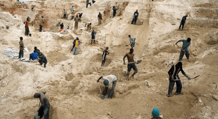 مصرع أكثر من 32 شخصا في انهيار جسر داخل منجم في الكونغو!