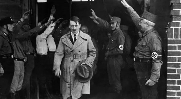 "هل كان عاجزا جنسيا؟".. ملفات استخباراتية تكشف تفاصيل صادمة عن حياة هتلر الجنسية!