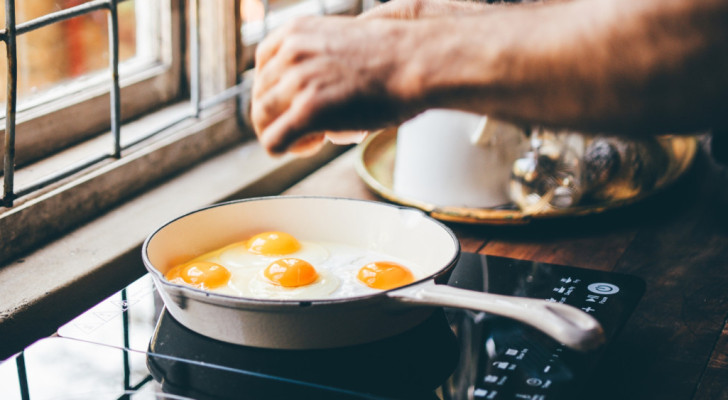 شخص يتناول أكثر من 2000 بيضة سنويا يكشف ما فعلته هذه العادة بجسده!