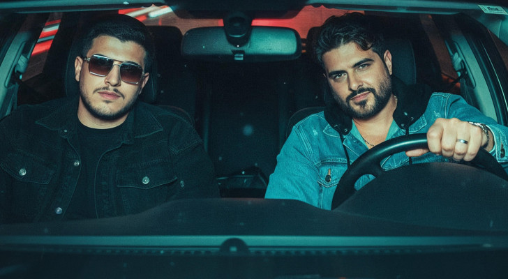 تعاون فني جديد… "كزدورة" تجمع ناصيف زيتون و"أبو ورد" في لون شبابي مختلف