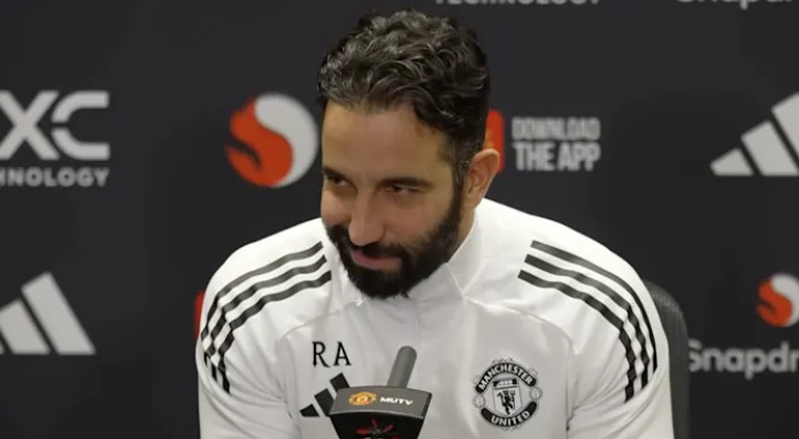 تصريحات باردة وغريبة من روبين أموريم عقب تعادل يونايتد مع ليدز!