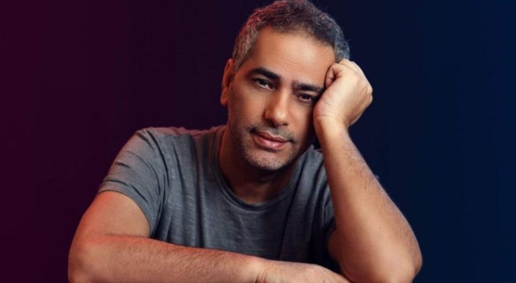 تفاصيل المحاكمة الأولى لفضل شاكر وصورته من داخل القاعة