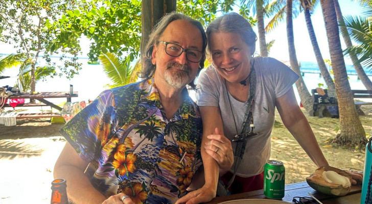 زوجان يبيعان كل ممتلكاتهما ليعيشا على متن سفينة سياحية للأبد!