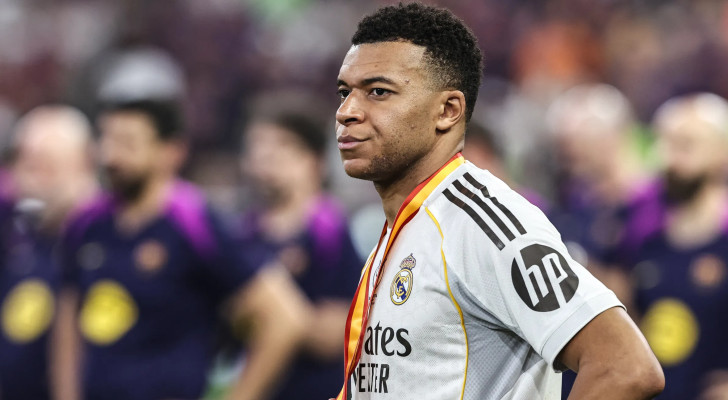 صحفي إسباني: مبابي رفض إقامة ممر شرفي لبرشلونة والنادي الملكي يوضح الأمر