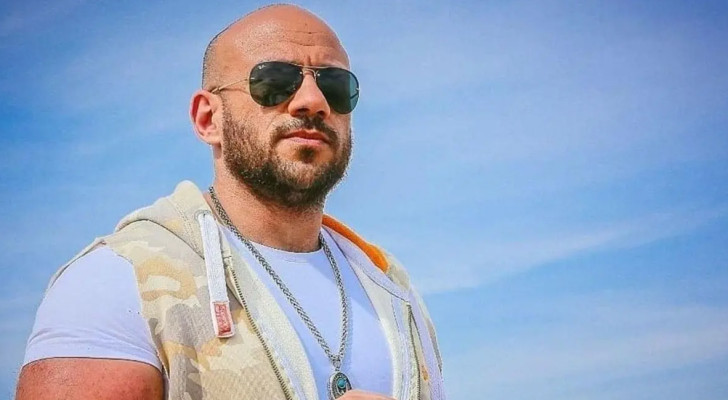 أحمد مكي يحرر محضرا ضد مديرة أعماله بتهمة خيانة الأمانة والاستيلاء على 66.5 مليون جنيه!