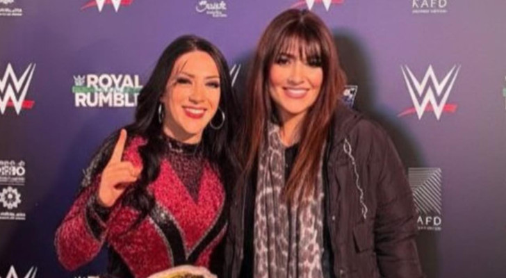 مي كساب مع نجوم WWE استعدادا للرويال رامبل في السعودية!