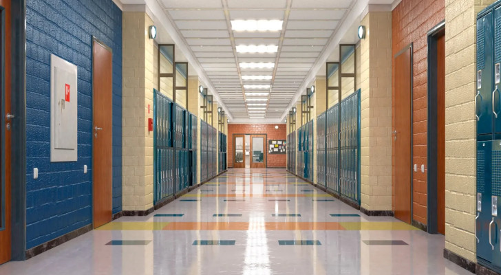 من «معلمة العام» إلى قفص الاتهام… تكريم مدرسة يتحول إلى صدمة بعد اتهامها بالاعتداء على طالب!