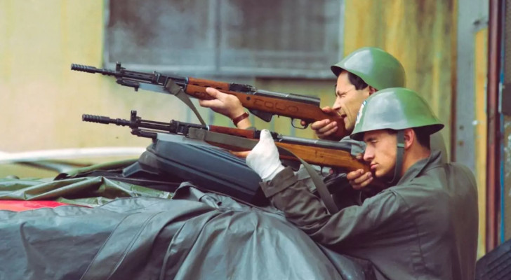 "سياحة القنص".. مسن (80 عاما) يواجه تهما خطيرة على خلفية "رحلات صيد البشر"!