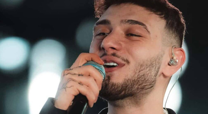 جمهور يتحدى المطر وحفل كامل العدد.. الشامي يشعل الاجواء ضمن لايف غولف في السعودية