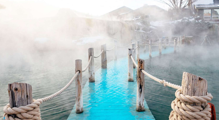 هلوسة الذكاء الاصطناعي تضلل السياح آلاف الكيلومترات نحو "ينابيع ساخنة" لا وجود لها!