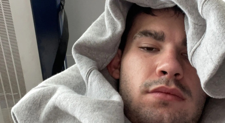 شاب لم ينم 8 أيام متواصلة فانتهى به الأمر في مستشفى الأمراض النفسية!