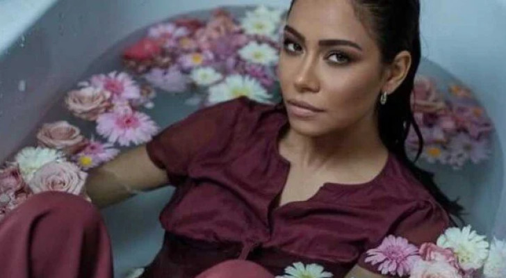 نقل شيرين عبدالوهاب إلى المستشفى وإجراء جراحة عاجلة بعد ساعات وصفت بالحرجة