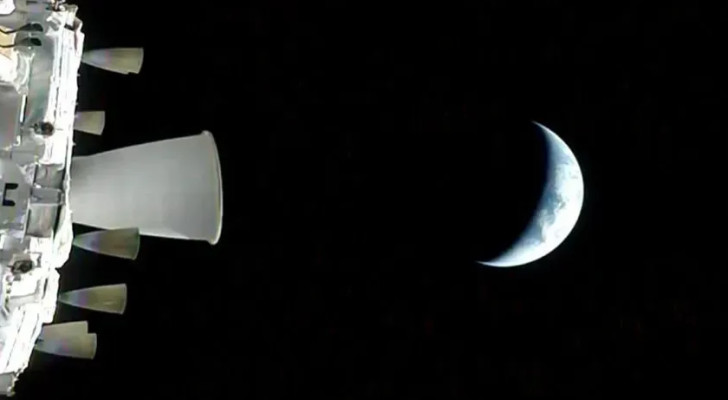 أرتميس 2: التقاط أول صورة حقيقية لكوكب الأرض من مهمة ناسا الجديدة!