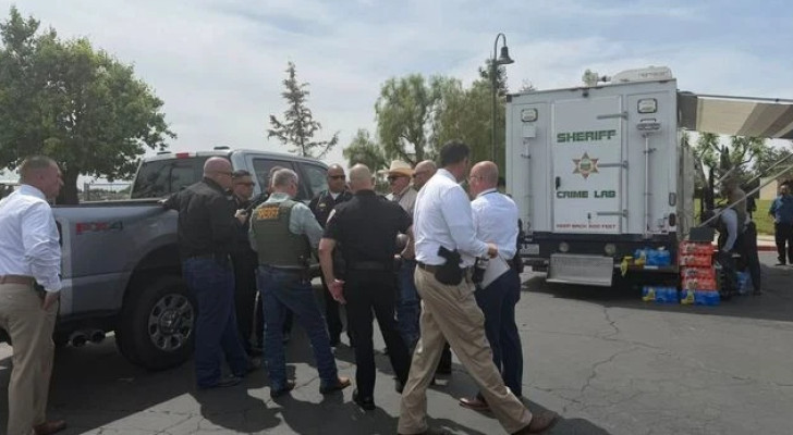 حادثة دامية في أمريكا: الشرطة تدهس مسلحا بمركبة مدرعة بعد قتله شرطي!