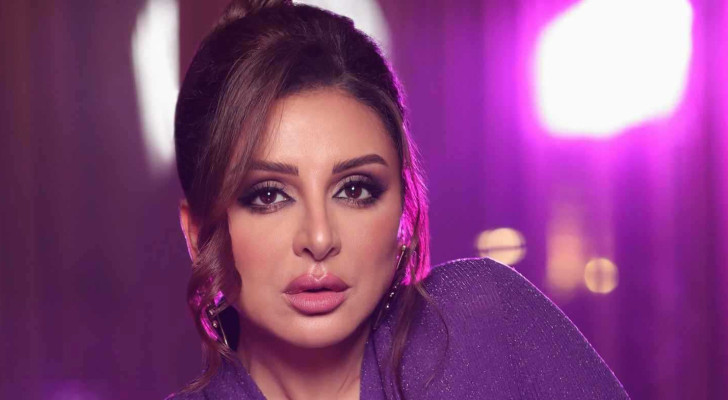 حقيقة سقوط مسرح حفل أنغام.. لميس الحديد تكشف الحقيقة