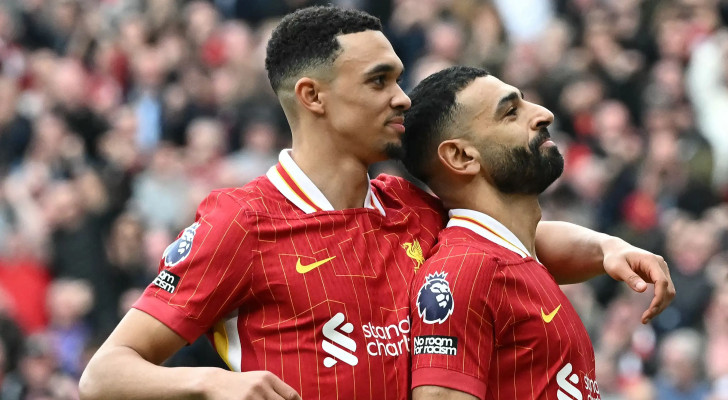 لاعبو ليفربول يدعمون صلاح في حربه الباردة ضد أرني سلوت!