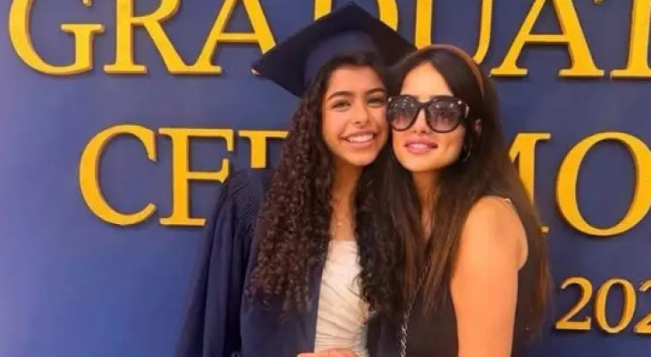 غياب شيرين عبدالوهاب عن حفل تخرج ابنتها يثير التساؤلات.. وظهور والدها وزينة يخطف الأنظار