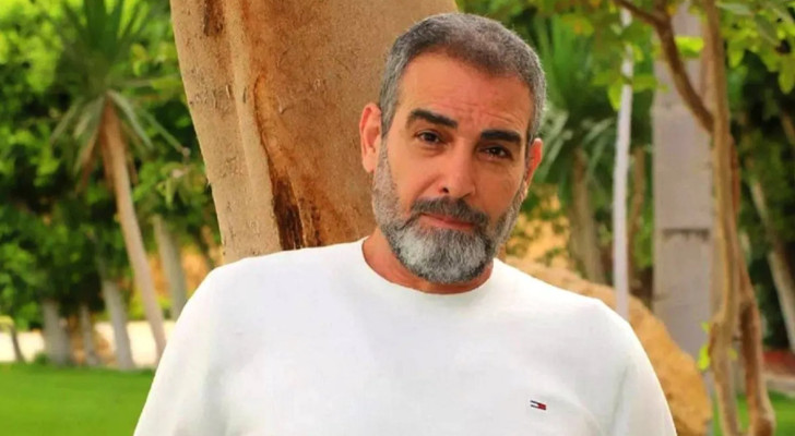 "فرض الصمت" على أحمد عبد العزيز بعد عملية في الأحبال الصوتية