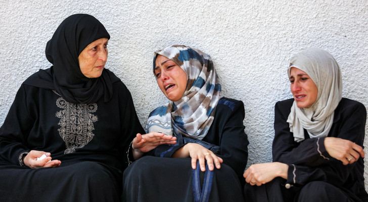 غزة بين الدموع والصبر.. مشاهد إنسانية تفطر القلوب وجعا