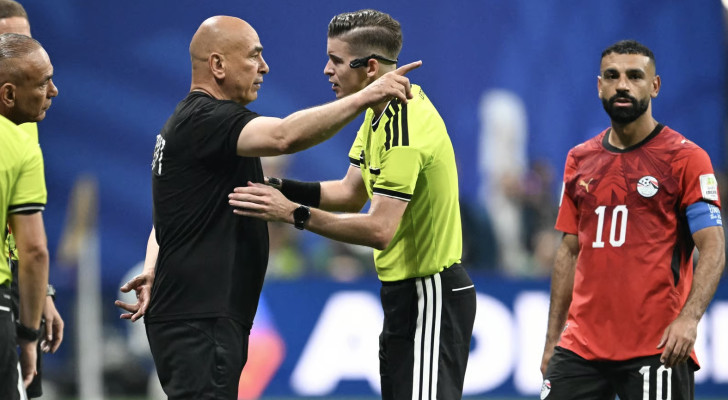 أول قرار من "الفيفا" تجاه حكم مصر والأرجنتين