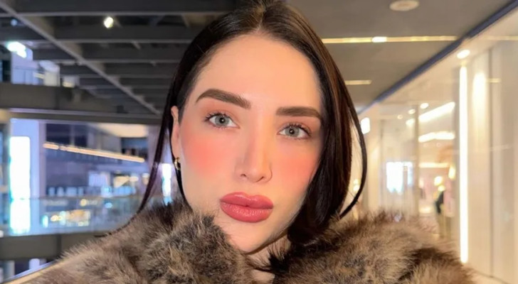 عملية تجميل تنتهي بمأساة.. خطأ ينهي حياة صانعة محتوى مكسيكية