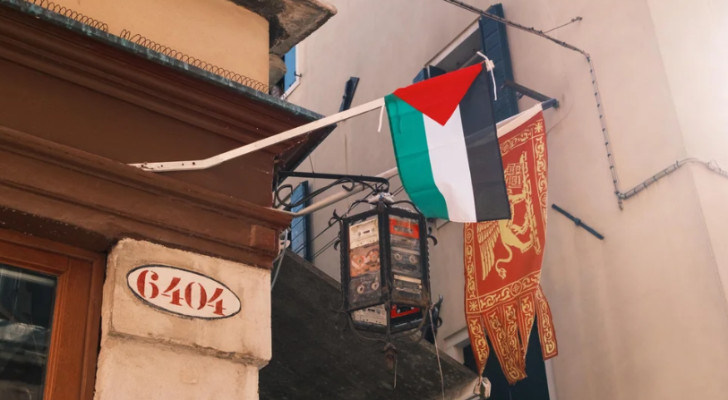 لأجل علم فلسطين.. موقف مشرف من مطعم إيطالي تجاه وفد “إسرائيلي”