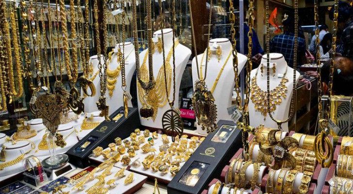 الذهب يتراجع في التسعيرة الثانية بالأردن الاثنين