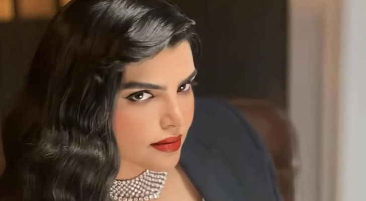 سارة الودعاني تشعل التفاعل بصورة لها "حليقة الرأس"