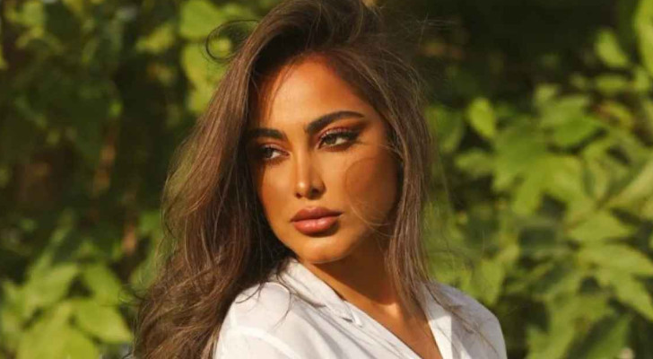 بعد 3 سنوات.. فاطمة المؤمن تغادر السجن وتتصدر "الترند"