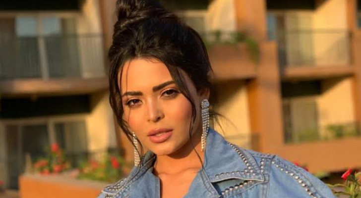 ملامحها تغيرت تماما.. أسماء جلال تثير الجدل بصورة جديدة