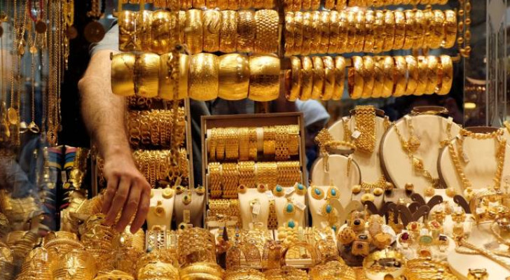 الذهب يتراجع في السوق المحلية الاثنين