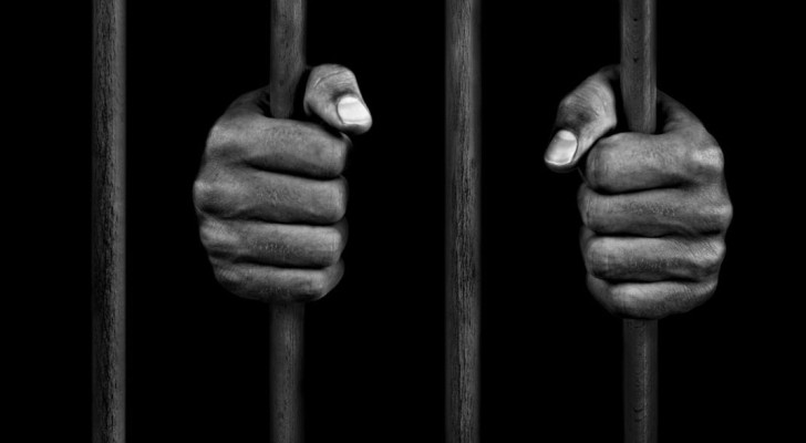 حادثة مأساوية.. مصري يتخلص من ابنته انتقاما من طليقته