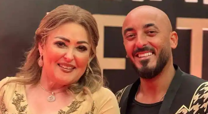 نهال عنبر تطلب الدعاء لابنها بعد سقوطه من يخت
