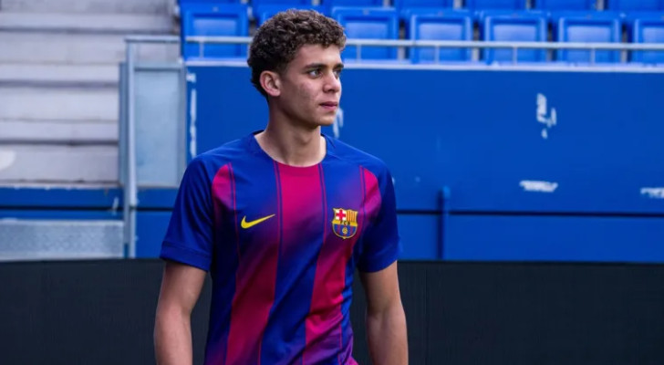 "برشلونة" يجدد عقد المصري حمزة عبدالكريم حتى 2030