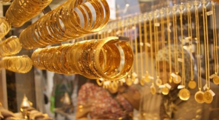 أسعار الذهب تتراجع في الأردن الخميس