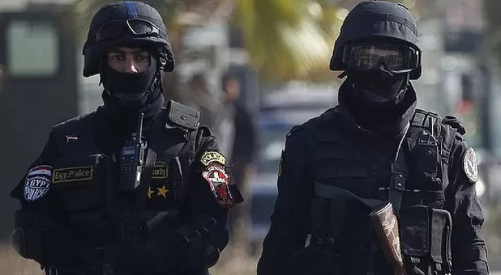 مصرع فتاة تحت إطارات "سيارة سباق" بالقاهرة