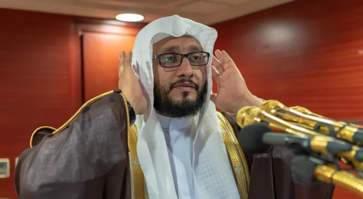 تفاصيل مؤثرة من حياة مؤذن المسجد الحرام إبراهيم المدني