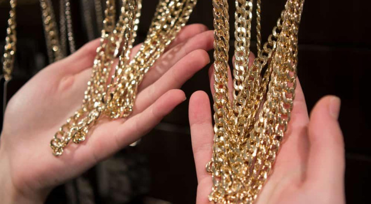 ارتفاع ينعش الذهب مساء الثلاثاء بالأردن