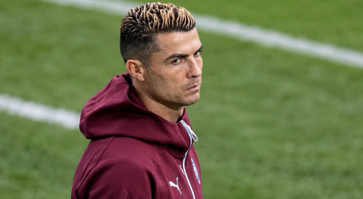 البرتغال تزيل لافتات داعمة لـ رونالدو وسط صدمة مشجعيه(فيديو)