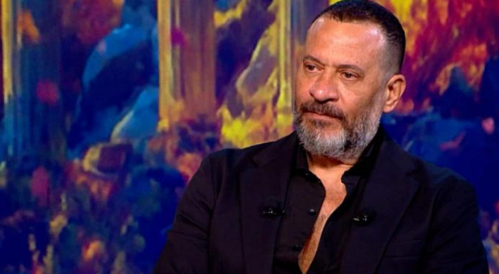 مشاهد مؤثرة من تشييع حفيد ماجد المصري (فيديو)