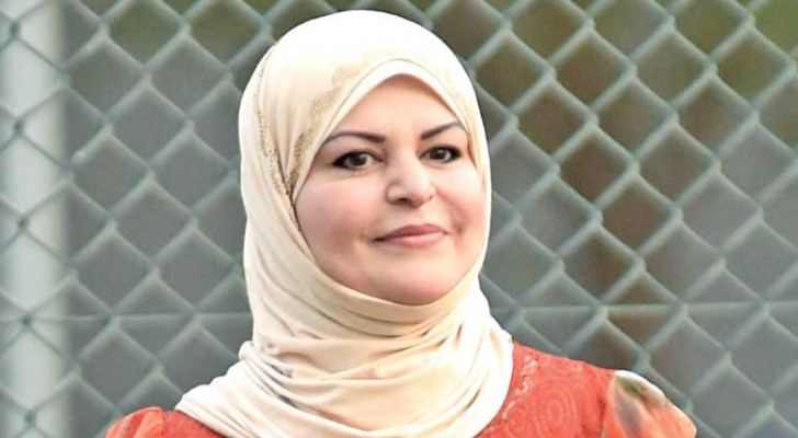 عبير الجندي تكشف حقيقة اعتزالها
